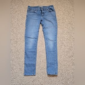 Levis 711 Skinny Jeans
